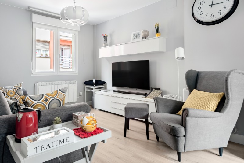 Уютные апартаменты в пепельных тонах в Хихоне, Испания