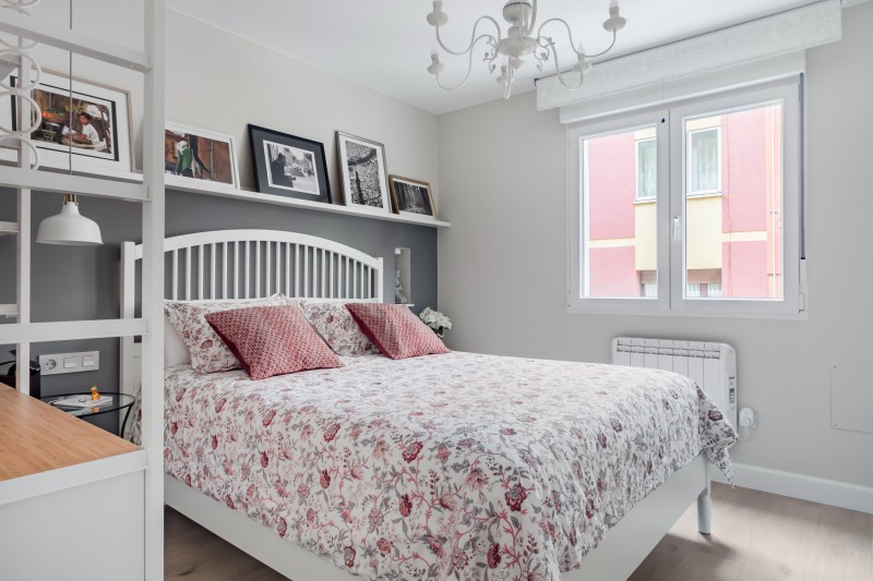 Уютные апартаменты в пепельных тонах в Хихоне, Испания