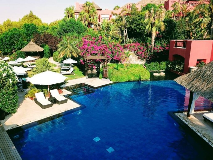 Спа-отель ASIA GARDENS 5* на склоне горы Сьерра-Кортина в Аликанте, Испания Спа-отель ASIA GARDENS 5* на склоне горы Сьерра-Кортина в Аликанте, Испания