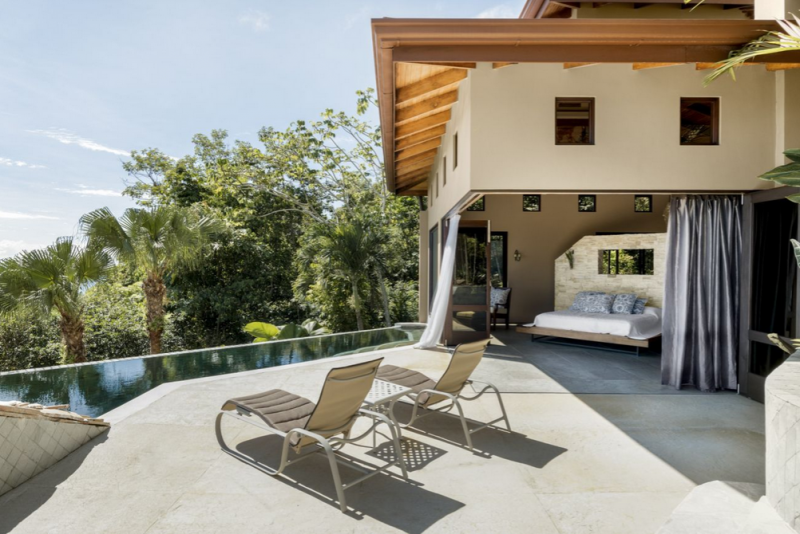 Тропическая вилла, построенная на скале среди джунглей в Коста-Рике Тропическая вилла, построенная на скале среди джунглей в Коста-Рике