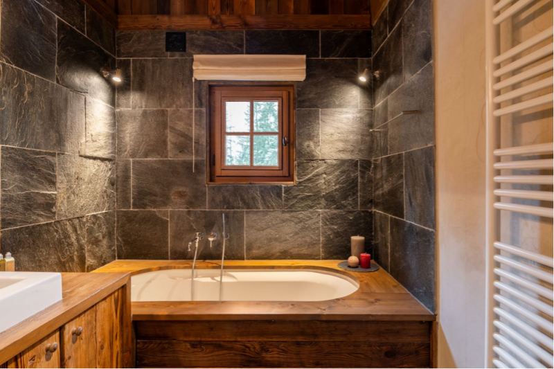 Деревенское шале недалеко от горнолыжного курорта Шамони-Монблан во Франции