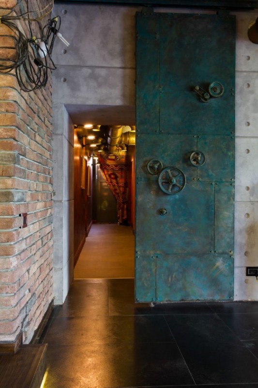 Эклектичный декор лофта, расположенного в бывшем старинном магазине