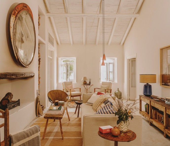 Интерьер с земляными и оттенками охры от дизайнеров Zara Home