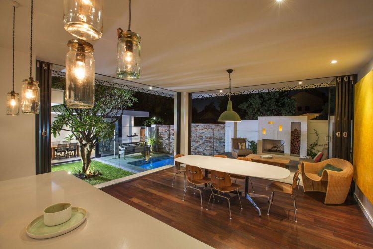 Столетний дом с современными пристройками в Куэрнавака, Мексика