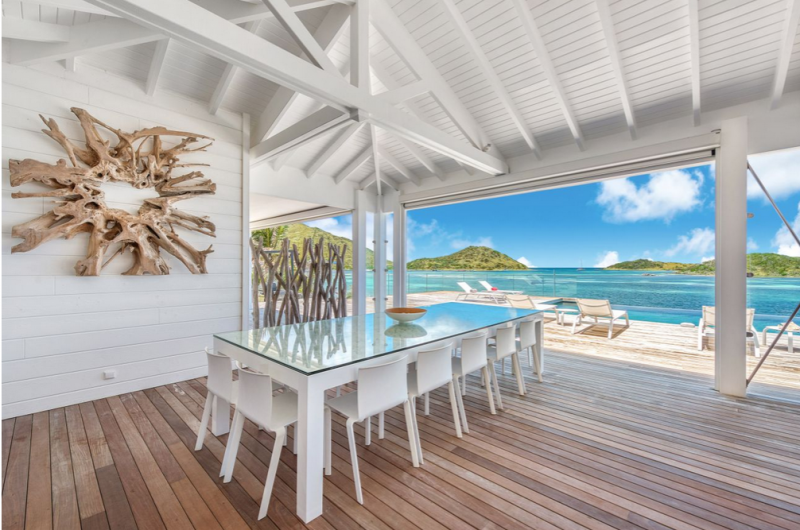 Впечатляющая вилла на берегу океана на острове Сен-Мартен Впечатляющая вилла на берегу океана на острове Сен-Мартен