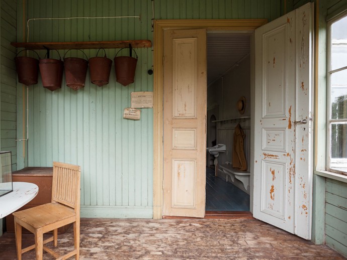 Деревенская школа начала XX века в шведской деревне Нюбергет, превращённая в жилой дом