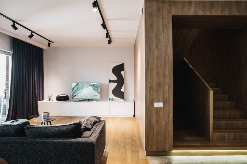 Интерьер двухэтажной квартиры для молодой семьи с ребенком