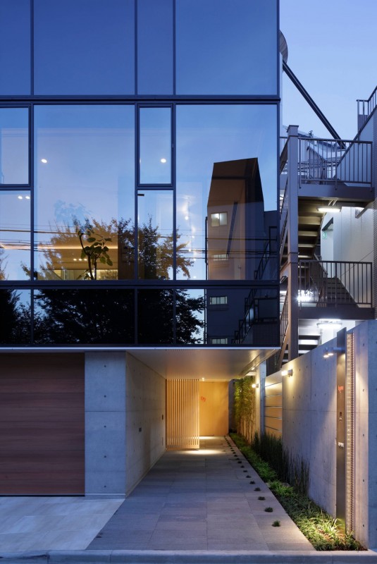 Сочетание современных и традиционных идей в дизайне японского дома