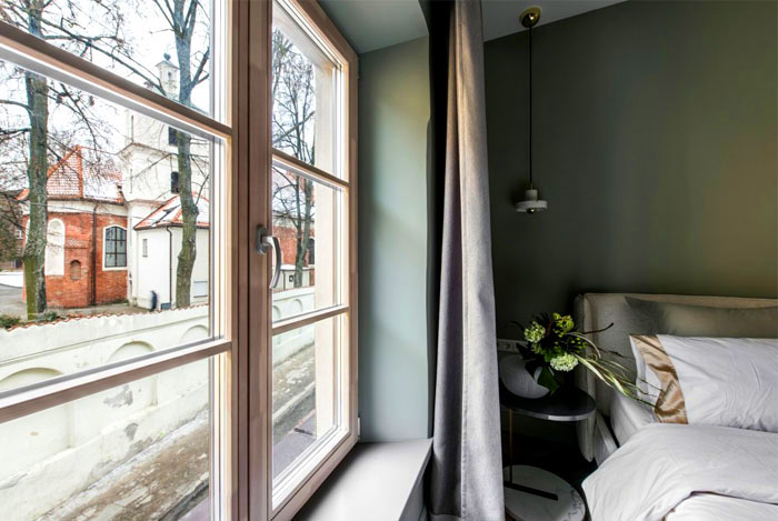 Декор квартиры в Вильнюсе в темных тонах Декор квартиры в Вильнюсе в темных тонах