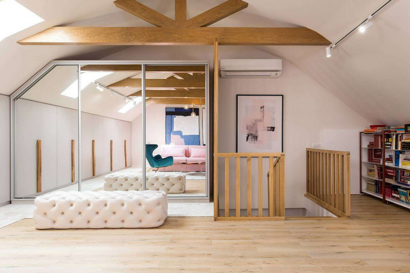 Мансардная квартира середины ХХ века, расположенная в Бухаресте, Румыния