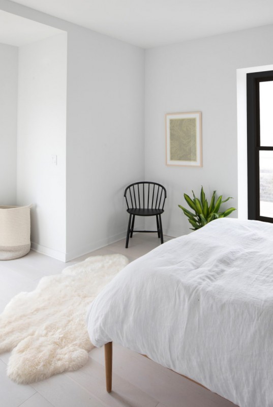 Минималистичный дом, расположенный в Ориенте, штат Нью-Йорк Минималистичный дом, расположенный в Ориенте, штат Нью-Йорк