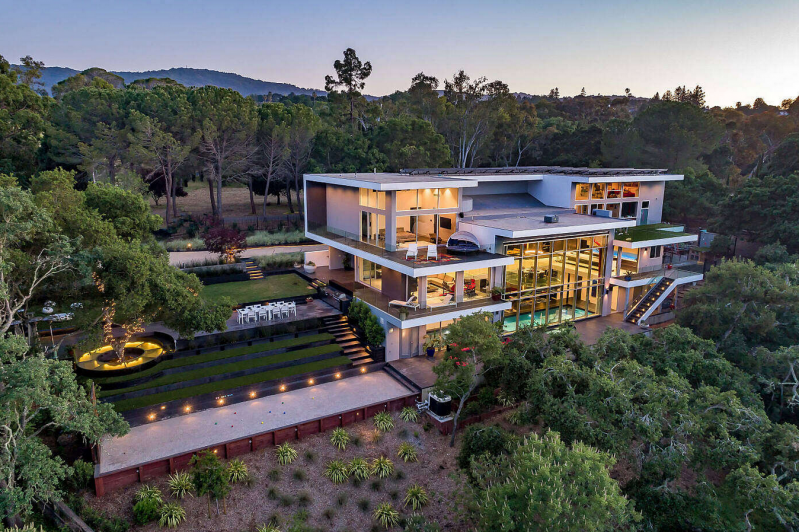 Роскошная резиденция, расположенная в Лос-Альтосе, штат Калифорния Роскошная резиденция, расположенная в Лос-Альтосе, штат Калифорния