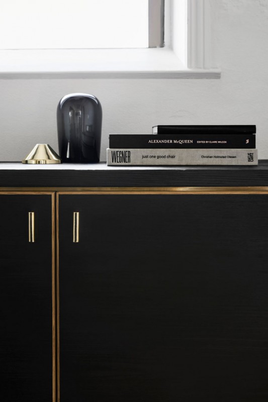 Черно-белый интерьер и живая зелень в офисе в Мельбурне Черно-белый интерьер и живая зелень в офисе в Мельбурне