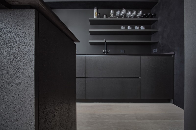 Декоративный черный цемент в интерьере кухни