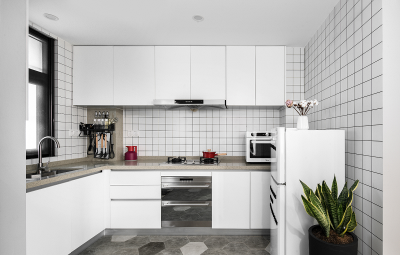 Уютные апартаменты в серо-розовой гамме