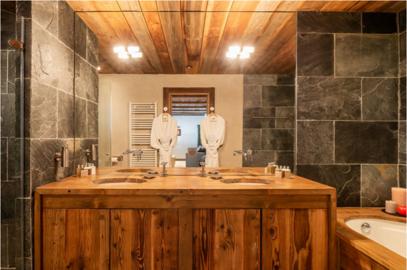 Деревенское шале недалеко от горнолыжного курорта Шамони-Монблан во Франции