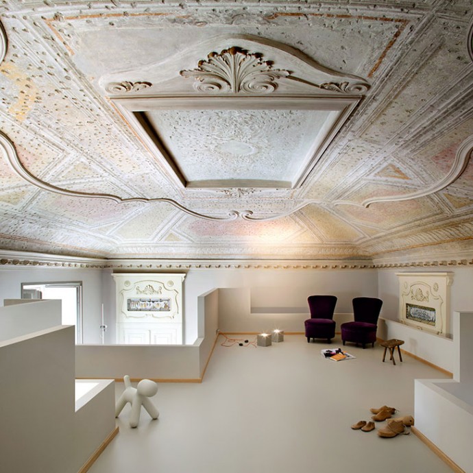 Квартира на первом этаже величественного исторического здания в Турине, Италия