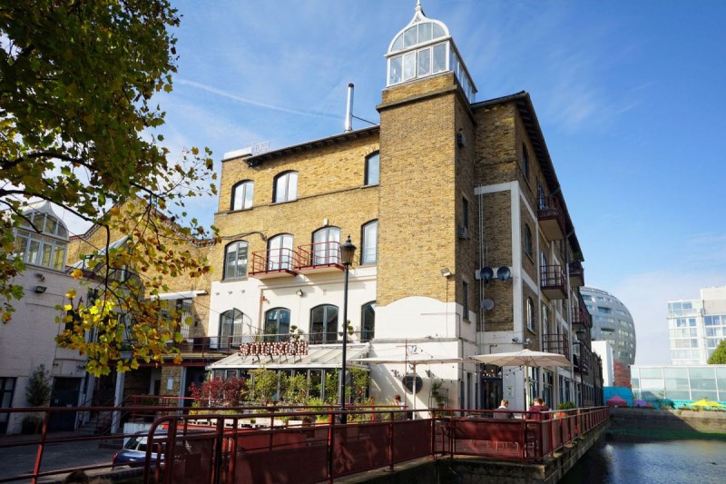 Апартаменты в бывшем промышленном складе в доке Рансом, Лондон Апартаменты в бывшем промышленном складе в доке Рансом, Лондон