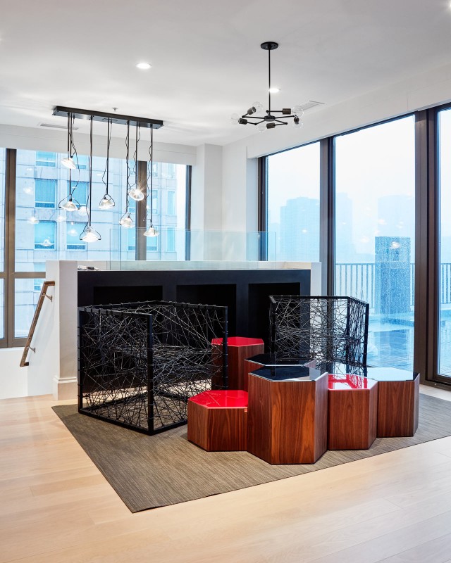 Интерьер холостяцкой квартиры в Чикаго с элементами индустриального стиля Интерьер холостяцкой квартиры в Чикаго с элементами индустриального стиля