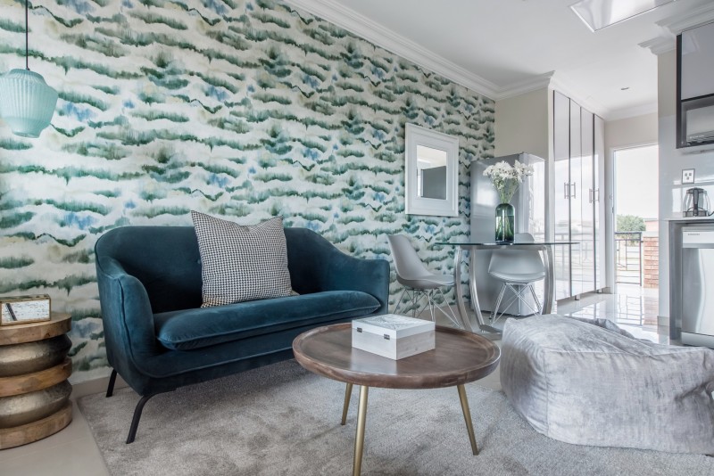 Наполненный светом свежий интерьер студии в Мидранде, ЮАР