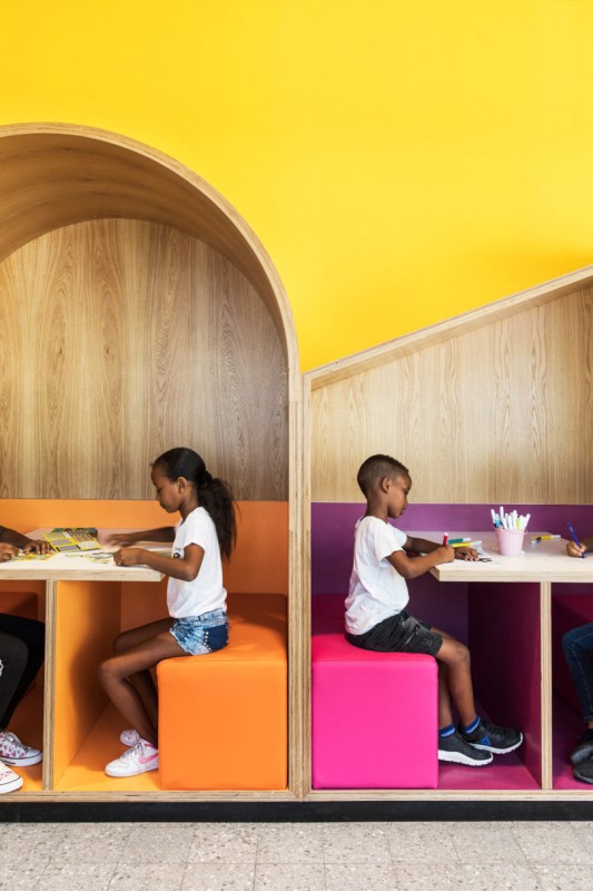 Школа для детей-беженцев в Тель-Авиве