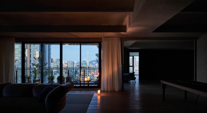 Интерьер просторной квартиры в Тайване