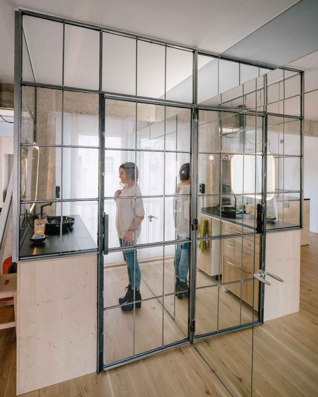 Отсутствие обычных стен и дверей в мадридской квартире