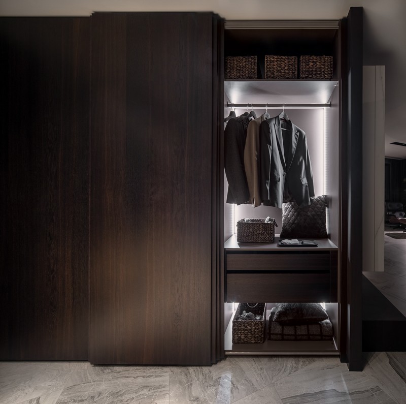 Пентхаус с многофункциональными пространствами и уникальной винтовой лестницей Пентхаус с многофункциональными пространствами и уникальной винтовой лестницей