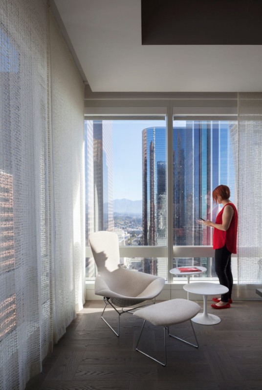 Офис и выставочный зал Knoll в центре Лос-Анджелеса