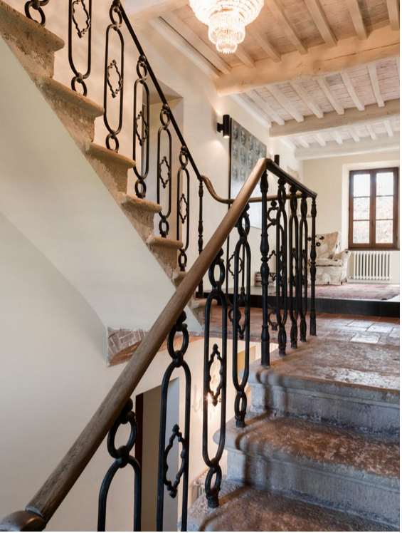 Старинное палаццо в Тоскане, Италия Старинное палаццо в Тоскане, Италия