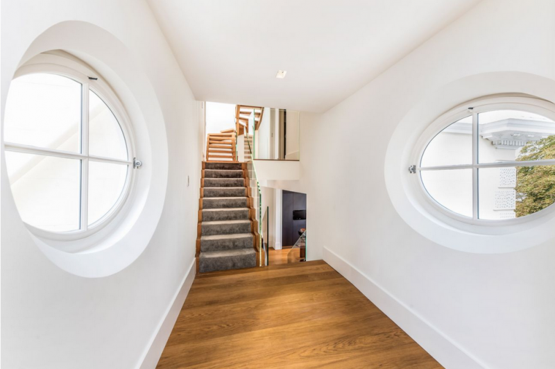 Интерьер уютного таунхауса