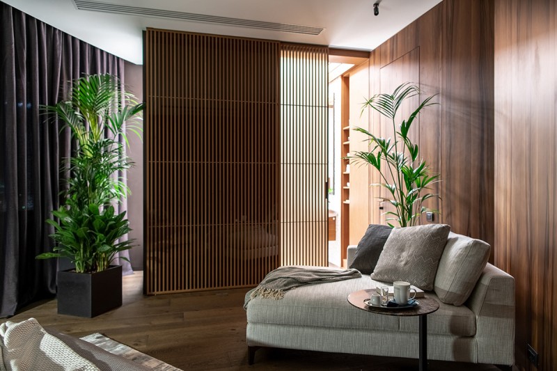 Пентхаус с многофункциональными пространствами и уникальной винтовой лестницей Пентхаус с многофункциональными пространствами и уникальной винтовой лестницей