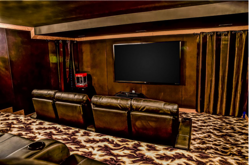 Небольшой отель Pearl West в городе Лонг-Бэй-Хиллс, острова Тёркс и Кайкос