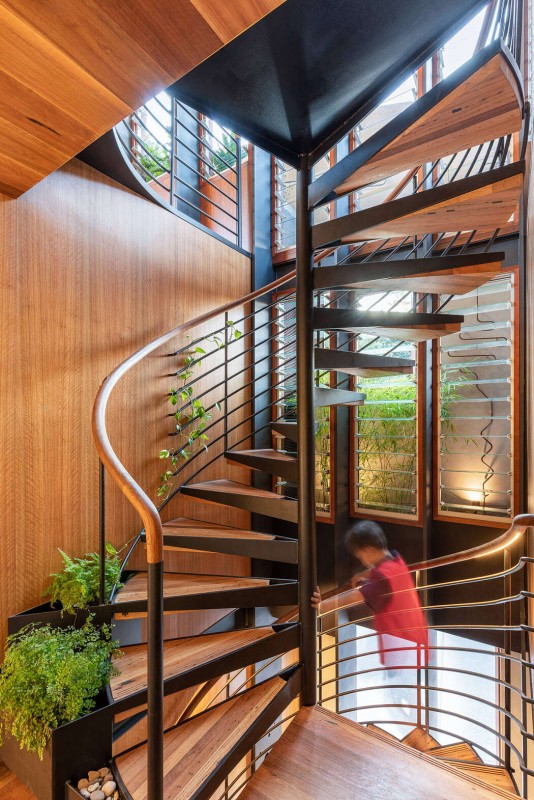 Оригинальный дизайн двухэтажного дома