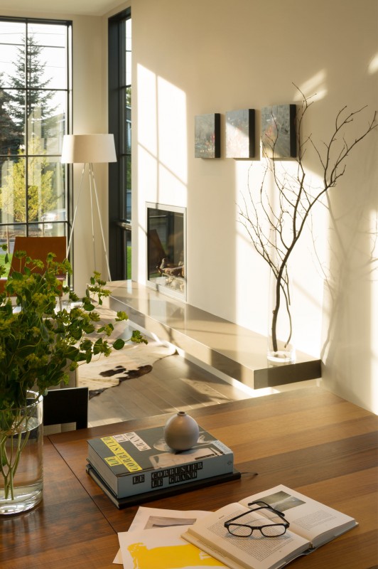 Двухэтажная резиденция с панорамными окнами в Сиэтле, штат Вашингтон