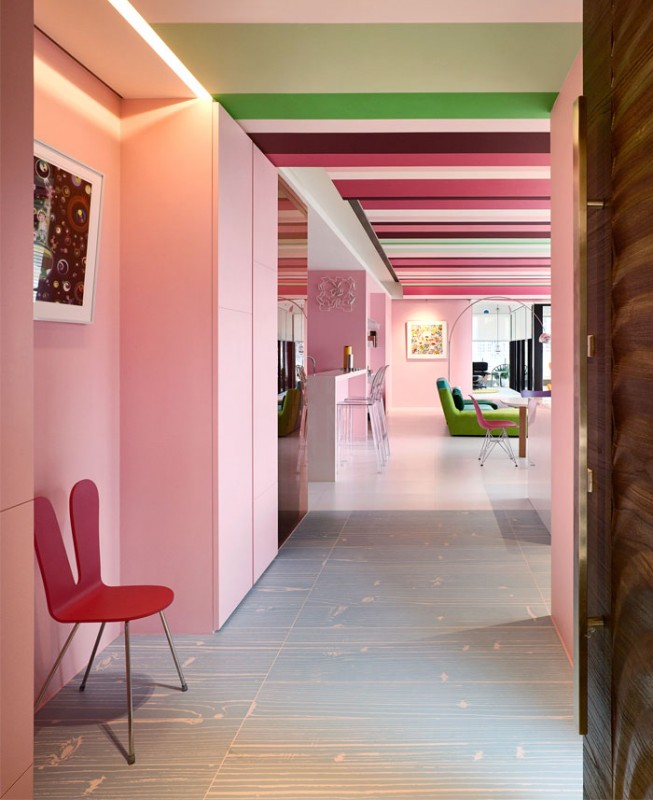 Эффектный дизайн квартиры в ярких тонах