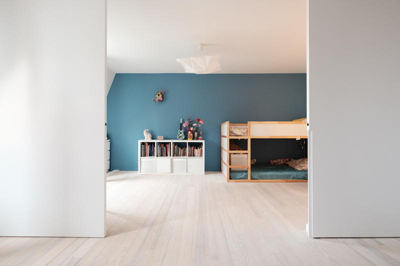 Двухуровневая квартира, расположенная на чердаке дома 1901 года постройки Двухуровневая квартира, расположенная на чердаке дома 1901 года постройки