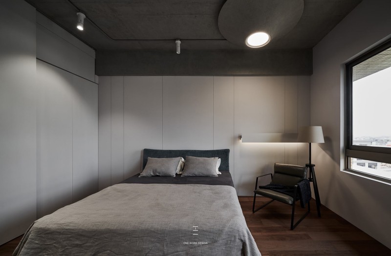 Интерьер просторных апартаментов в индустриальном стиле