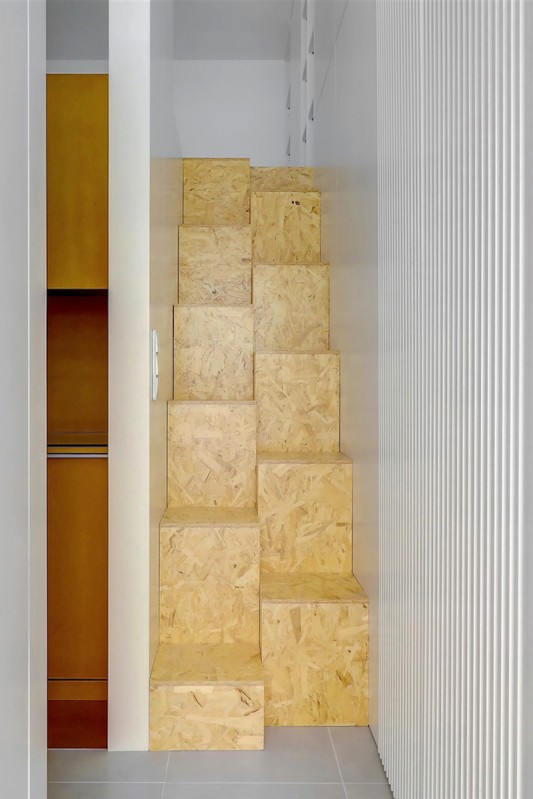 Обстановка квартиры, созданная при помощи двух ярких модулей