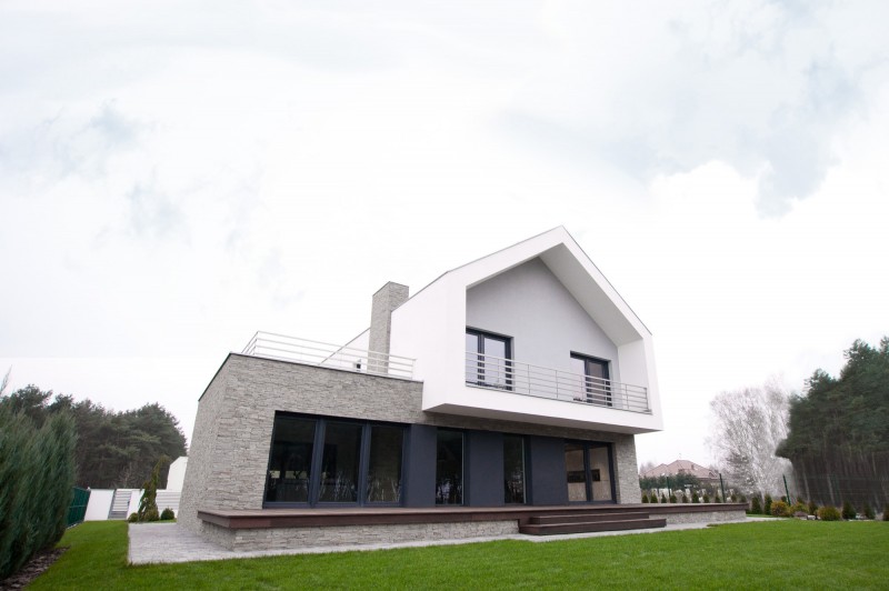 Экстерьер загородного дома