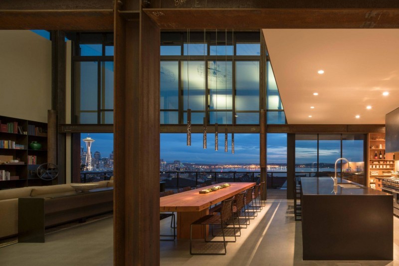 Резиденция с панорамными окнами в Сиэтле, Вашингтон Резиденция с панорамными окнами в Сиэтле, Вашингтон