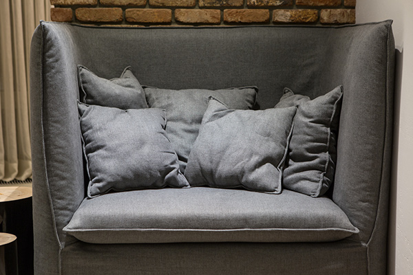 Гармоничное сочетание дерева и кирпича