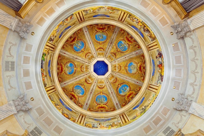 Один из самых больших люксов в Европе: пентхаус Villa La Cupola в римском отеле Westin Excelsior