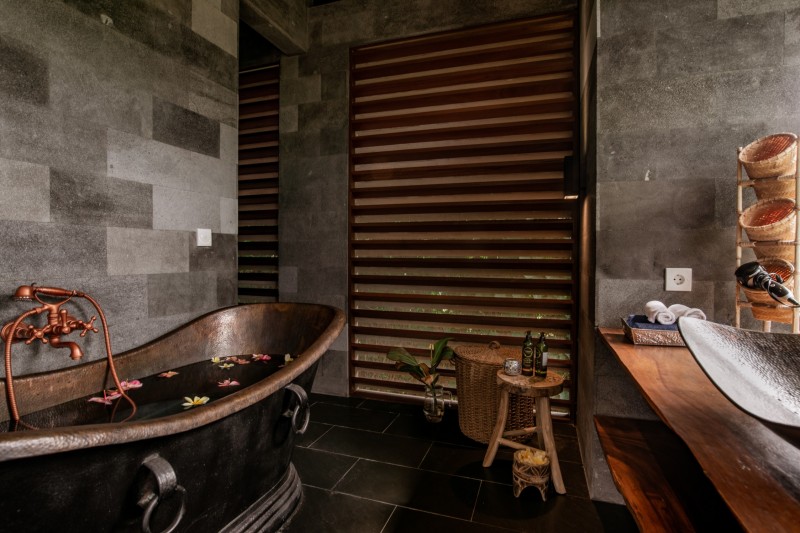 Вилла в стиле "лофт" с роскошным фоном тропических джунглей на Бали Вилла в стиле "лофт" с роскошным фоном тропических джунглей на Бали