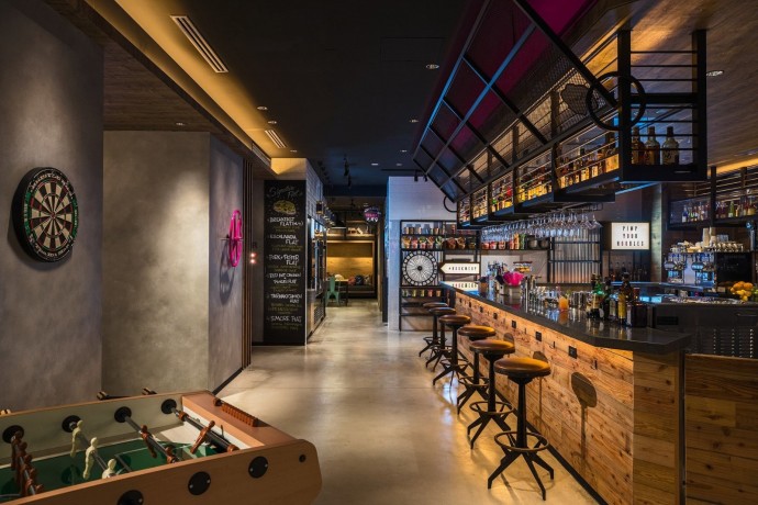 Гостиница Moxy Osaka Honmachi в Осаке, Япония