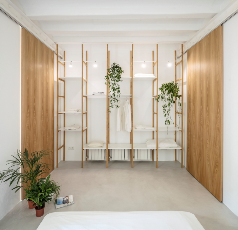 Преобразование квартиры 1880-х годов в два лофта, расположенных в районе Сан-Антонио в Барселоне Преобразование квартиры 1880-х годов в два лофта, расположенных в районе Сан-Антонио в Барселоне