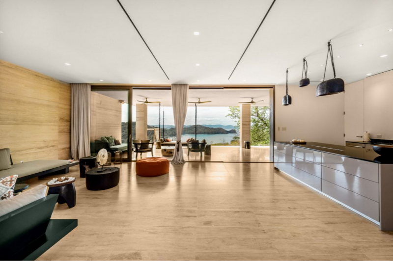 Современная вилла на побережье Тихого океана