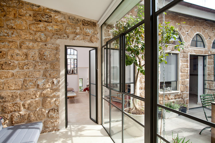 Дом 1850 года постройки в Тель-Авиве Дом 1850 года постройки в Тель-Авиве