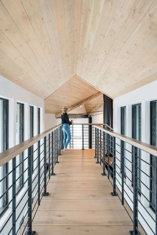 Горная резиденция, расположенная в штате Монтана, США Горная резиденция, расположенная в штате Монтана, США