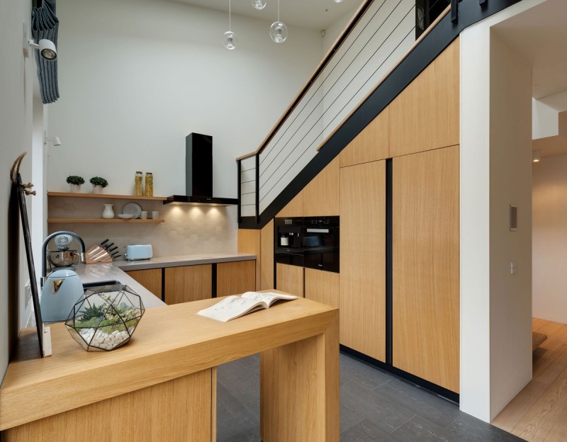 Мягкие цвета с яркими акцентами в интерьере пентхауса